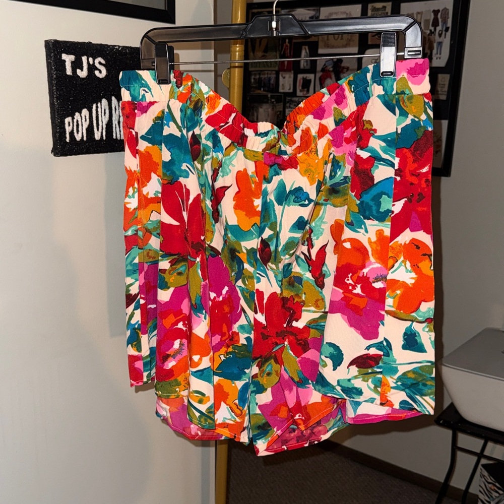2 Piece Vibrant Floral Kimono/ Shorts - Picture 2 of 6